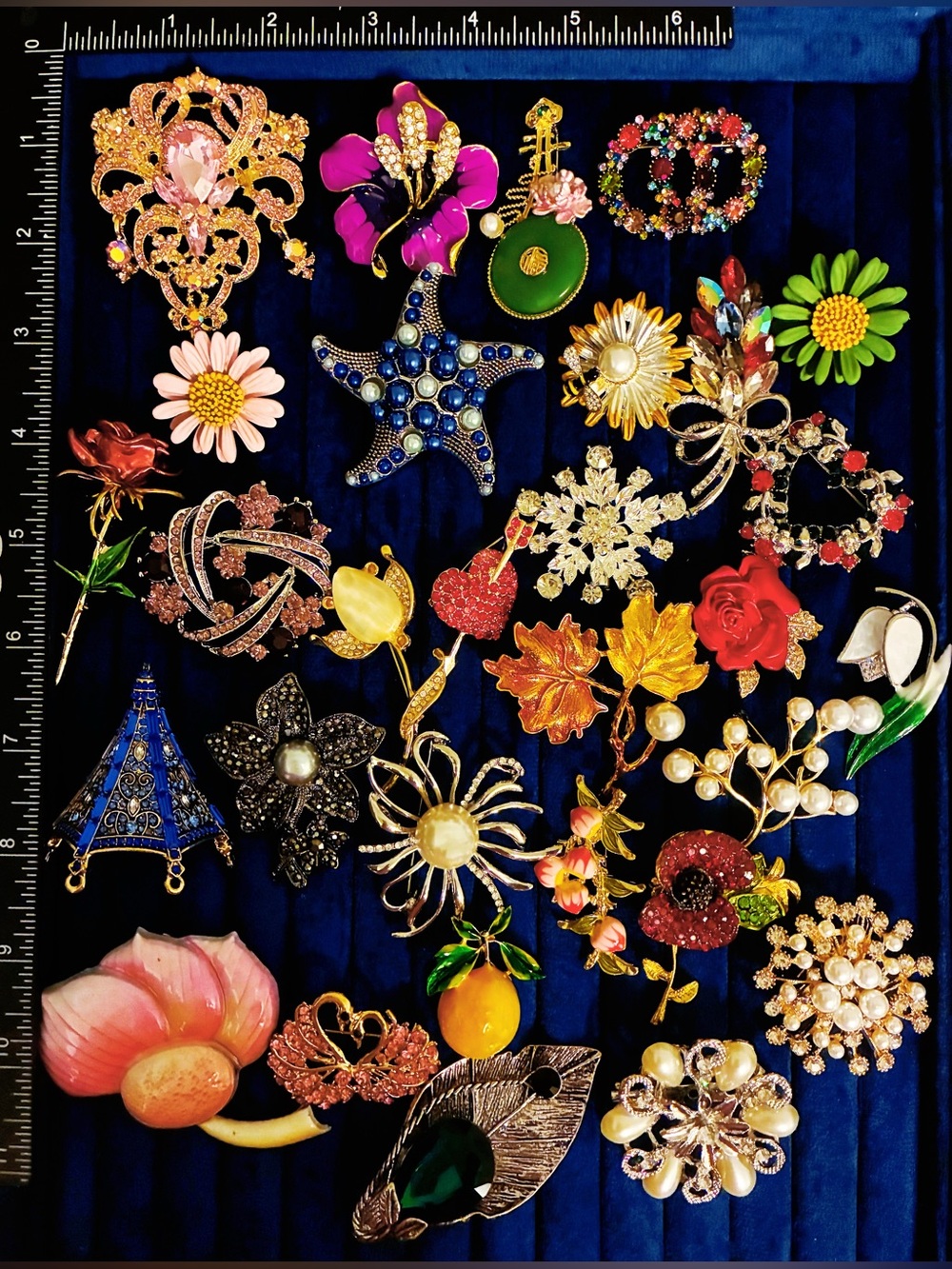 Lot 30 Flower Brooches Pins Rhinestone Enamel Starfish Rose Lemon Heart
